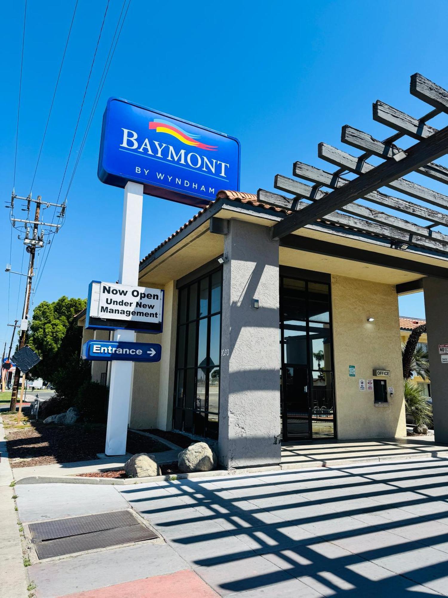Hotel Baymont By Wyndham Bakersfield Exterior foto